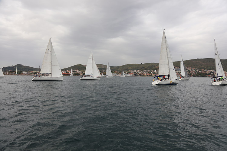 17. TANJU OKAN YELKEN VE YAT YARILARI STARTI VERLD 4